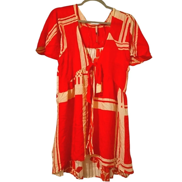 Touche Balneaire Red and cream tie front top/coverup. Size medium - Picture 2 of 11